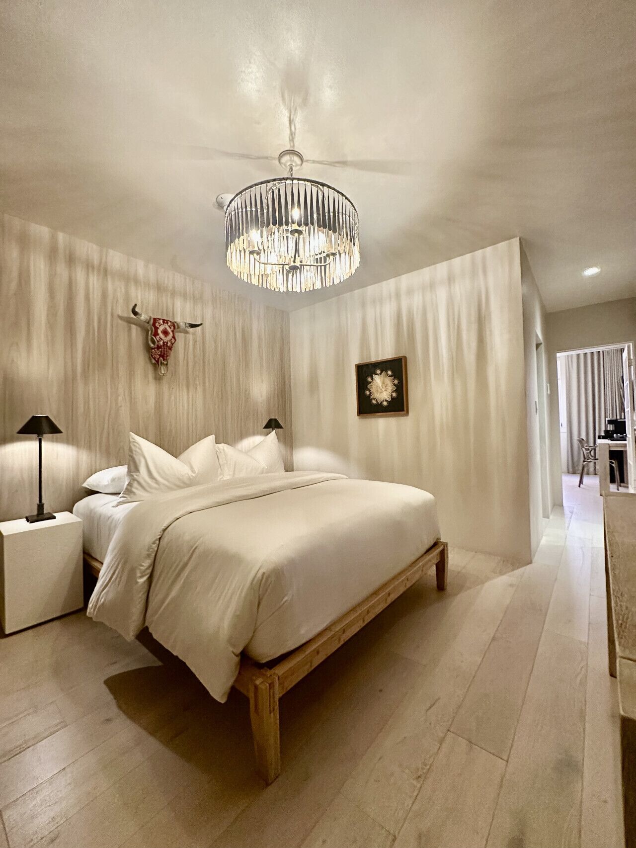 3 habitaciones, escritorio, tabla de planchar con plancha y wifi gratis 
