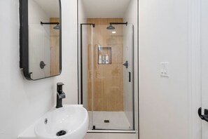 Hair dryer - Ocean Views! 3 Mins Walk to Strand&Beach + Parking (Manhattan Beach)