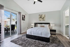 4 bedrooms, desk, iron/ironing board, WiFi