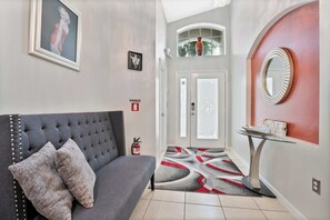 TV, offices - Stunning Home Near Disney World (Kissimmee)