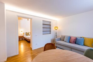 Flat-screen TV - Vatican Vita Apartment (Rome)