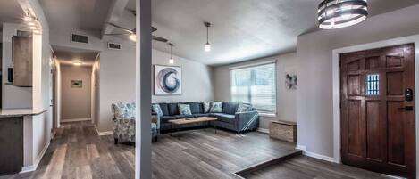 テレビ、書斎 / ワークスペース