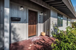 Exterior detail - Hinman Haven + Hot tub (Corpus Christi)