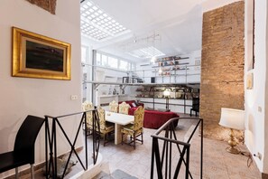 Books - Navona Glamour Apartment (Rome)
