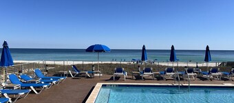 3 br, gulf view, beach club, pools, gym, hot tub
