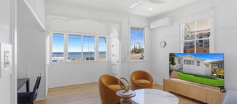 Beach View Cottage. Cosy with direct water views.