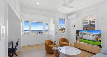 Beach View Cottage. Cosy with direct water views.