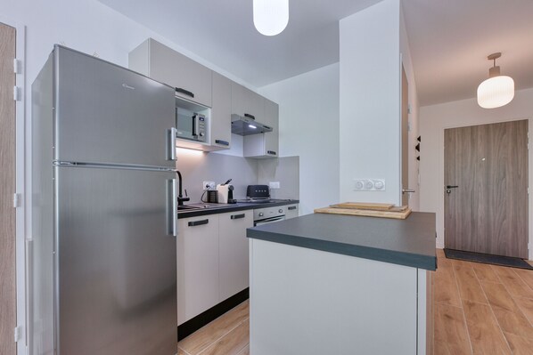 Fridge, microwave, oven, dishwasher