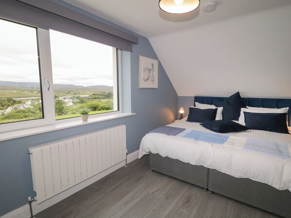 2 bedrooms, travel cot, WiFi