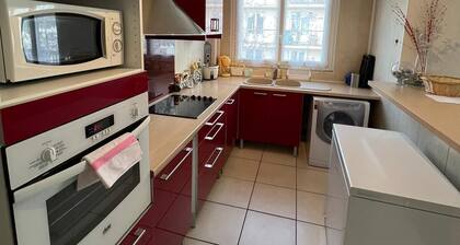 Bel appartement familial avec balcon pour 6 voyageurs.