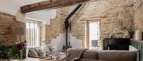 Televisión, chimenea