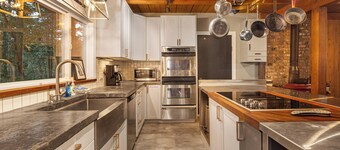 Channel View Retreat! 3 bedroom / 3 bath