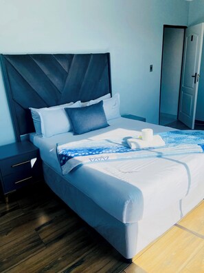 Basic Double Room | Individually decorated, individually furnished, desk, laptop workspace - Airport Imperial Guest House (Kempton Park)