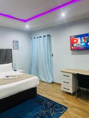 Basic Double Room | Individually decorated, individually furnished, desk, laptop workspace - Airport Imperial Guest House (Kempton Park)