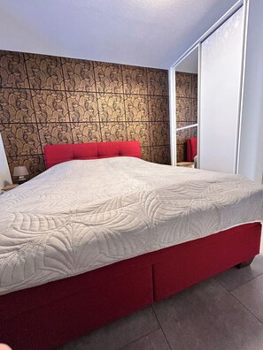 1 quarto, Wi-Fi de cortesia, roupa de cama