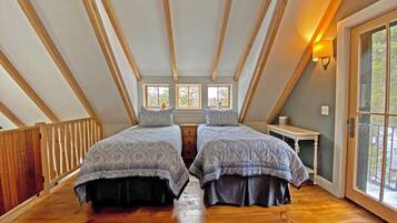 3 bedrooms, iron/ironing board, travel crib, free WiFi