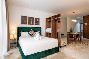 Iron/ironing board, free WiFi, bed sheets