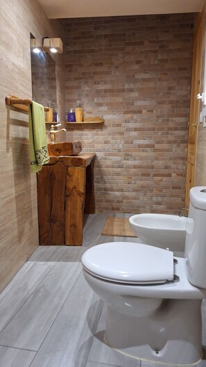 Towels, soap, toilet paper - Casa Ideal Para Familias, al Lado de Rutas de Senderismo (Sotillo de la Adrada)