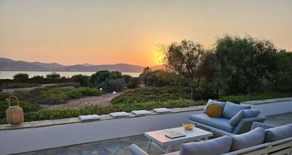 Beachfront Villa close to Kite Surf with BBQ, Garden and Seaview