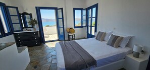 4 bedrooms, desk, iron/ironing board, travel crib - Beachfront Villa close to Kite Surf with BBQ, Garden and Seaview (Paros)