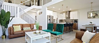 Luxury Retreat With A/C|Fireplace|Garage|Disney+