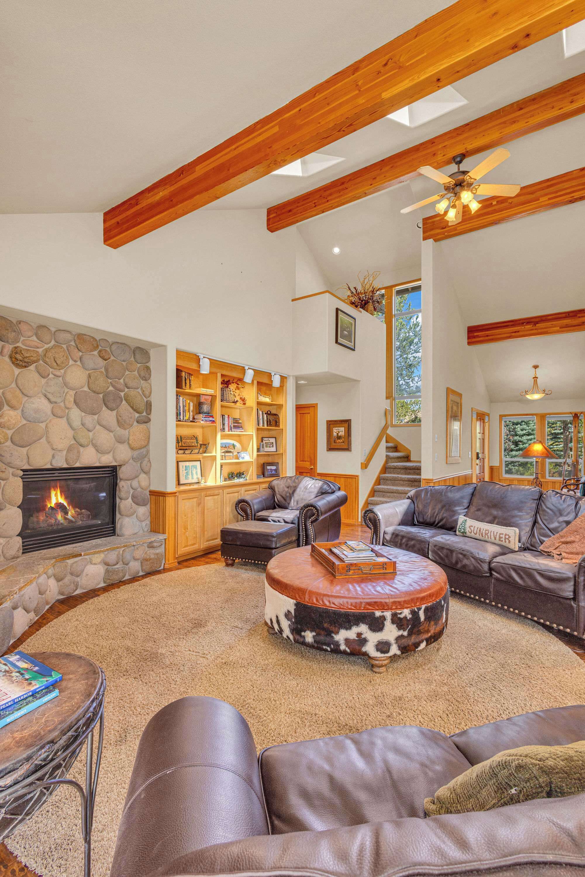 TV, fireplace, offices