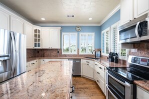 Fridge, microwave, dishwasher, coffee/tea maker - YoHo Hideout - 4 bedroom- Sleeps 16 - Close to beach with lots of extras! (Crystal Beach)