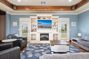 Interior - YoHo Hideout - 4 bedroom- Sleeps 16 - Close to beach with lots of extras! (Crystal Beach)