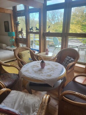 المنشأة من الداخل