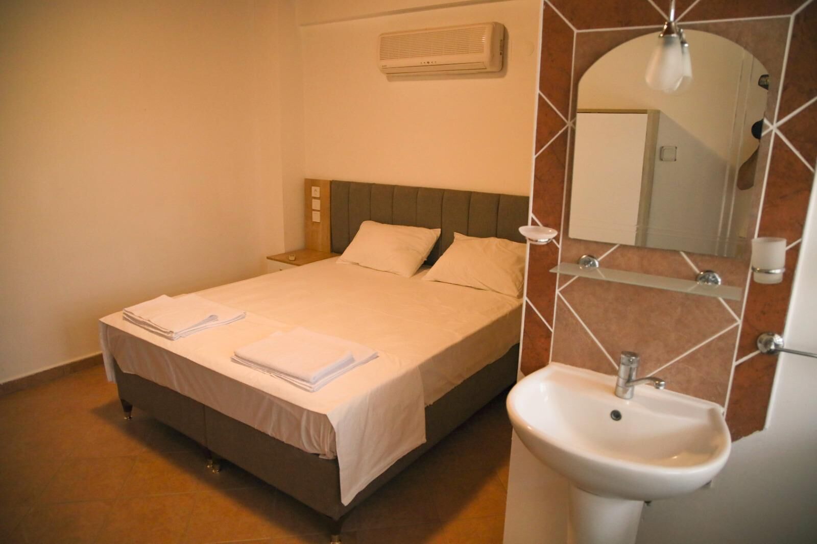 Classic Double Room, Balcony, Lake View