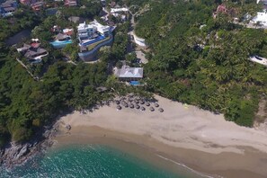 靠近海滩