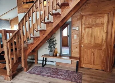 Pet Friendly Single Home backing up to open space.