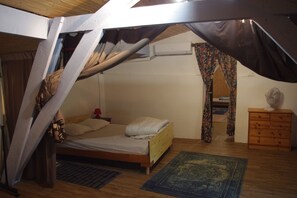 4 Schlafzimmer, Bügeleisen/Bügelbrett, WLAN