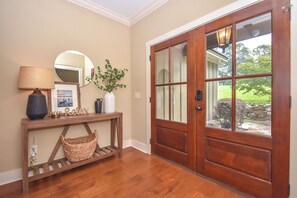 المنشأة من الداخل