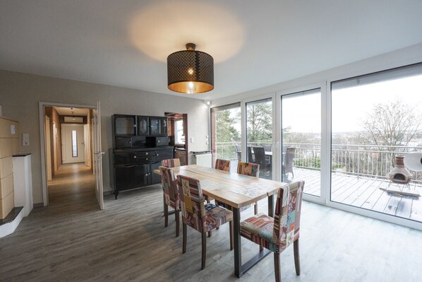 Family Condo, 3 Bedrooms, Garden View | Living area