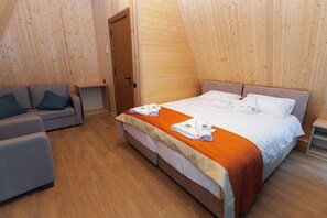 Individually decorated, individually furnished, iron/ironing board - Reserve Resort Lagodekhi (Lagodekhi)