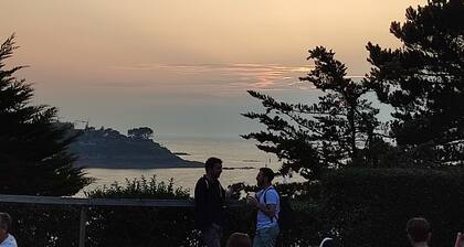 Le gĂźte de Merlin
Joli gĂźte de charme Ă la campagne, Ă 15' de St Malo