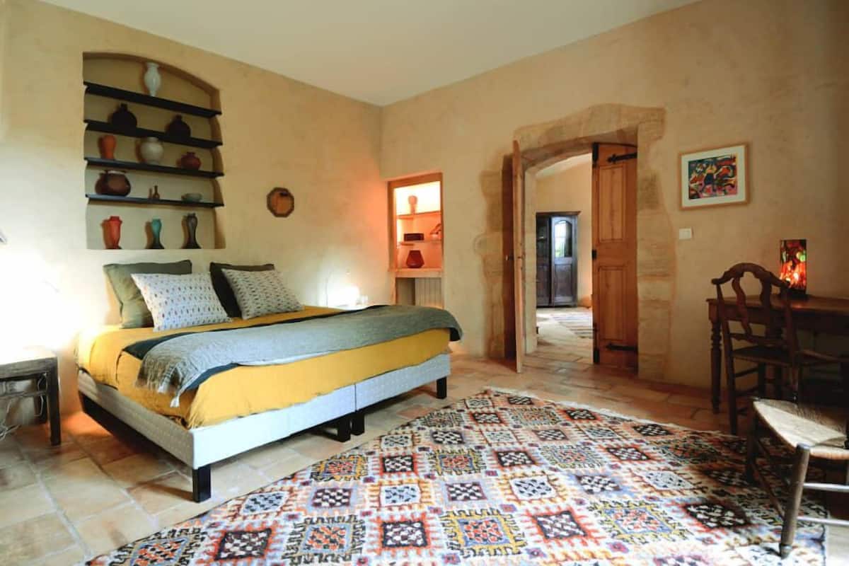 Comfort Suite, Non Smoking | 2 bedrooms, desk, blackout drapes, iron/ironing board