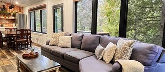 Private cottage nestled in the trees near tranquil Tobermory with WiFi, AC