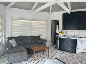 Interior - One of a Kind, "Gazebo" Cottage on Beautiful Lake Murray, SC. (Chapin)