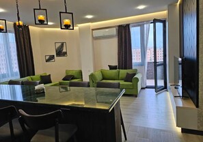 Căn hộ Cao cấp, quang cảnh thành phố | Khu phòng khách | Máy in 