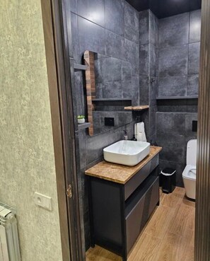 Luxe appartement, uitzicht op de stad | Badkamer