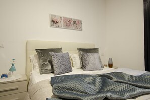 1 bedroom, iron/ironing board, travel crib, WiFi - SMERALDA FLATS No. 3 - Apartment with sunny terrace (Olbia)