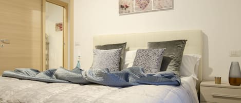 1 bedroom, iron/ironing board, travel cot, free WiFi