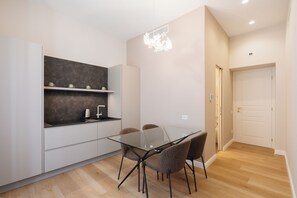 Luxury Studio Suite, City View | Private kitchen | Espresso maker, coffee/tea maker, electric kettle, paper towels - Firenze Boutique Rooms (Rome)