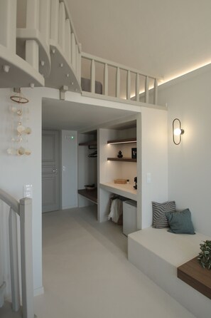 Maisonette with Sea view & hot tub | Living area | 48-inch LED TV with satellite channels - Airy suites santorini (Santorini)