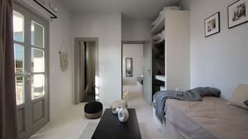 Junior Suite with Garden view and hot tub | Living area | 48-inch LED TV with satellite channels