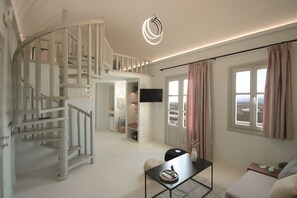 Maisonette with Sea view & hot tub | Vardagsrum | 48-tums LED-tv med satellitkanaler