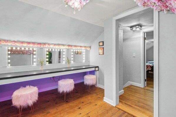 المنشأة من الداخل