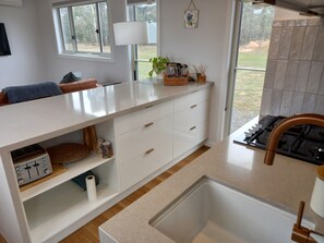 Frigorifero, forno, piano cottura